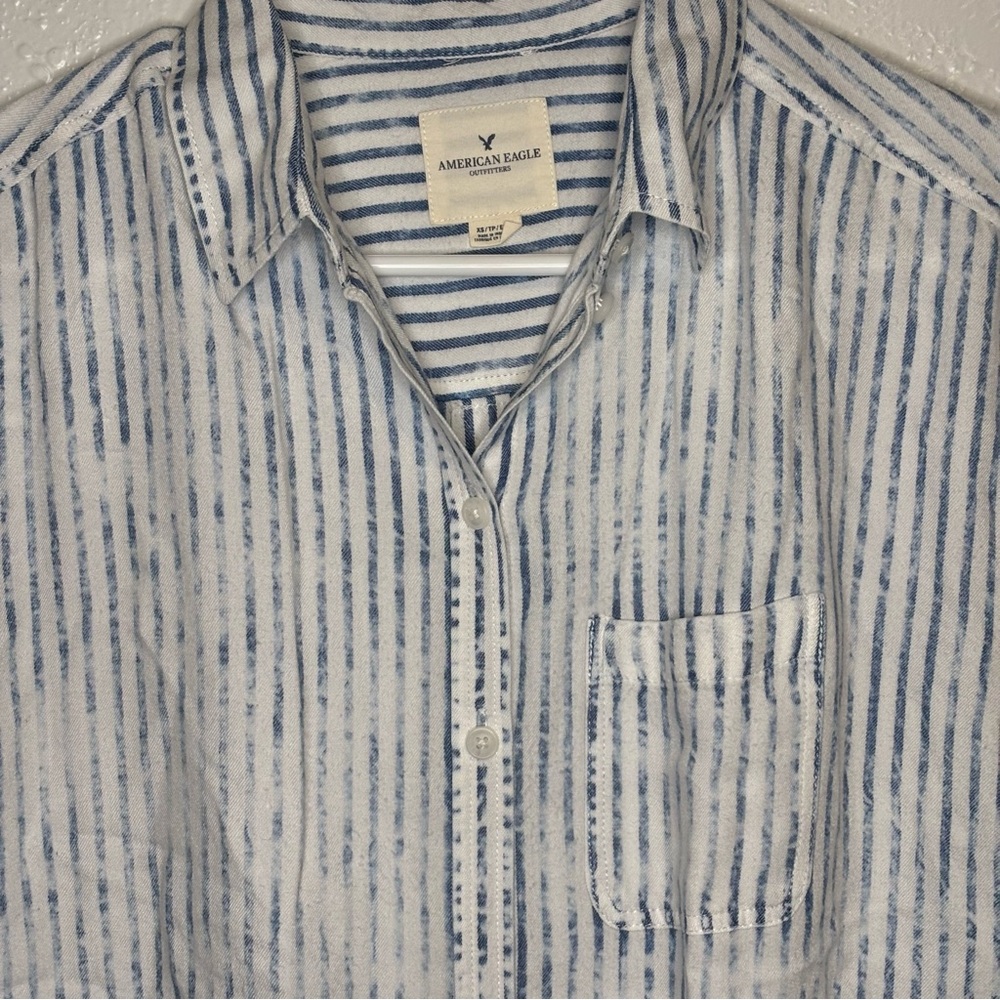 American Eagle Striped Button Up Womens Blue & White Cuffed Top XS extra small - Picture 2 of 5